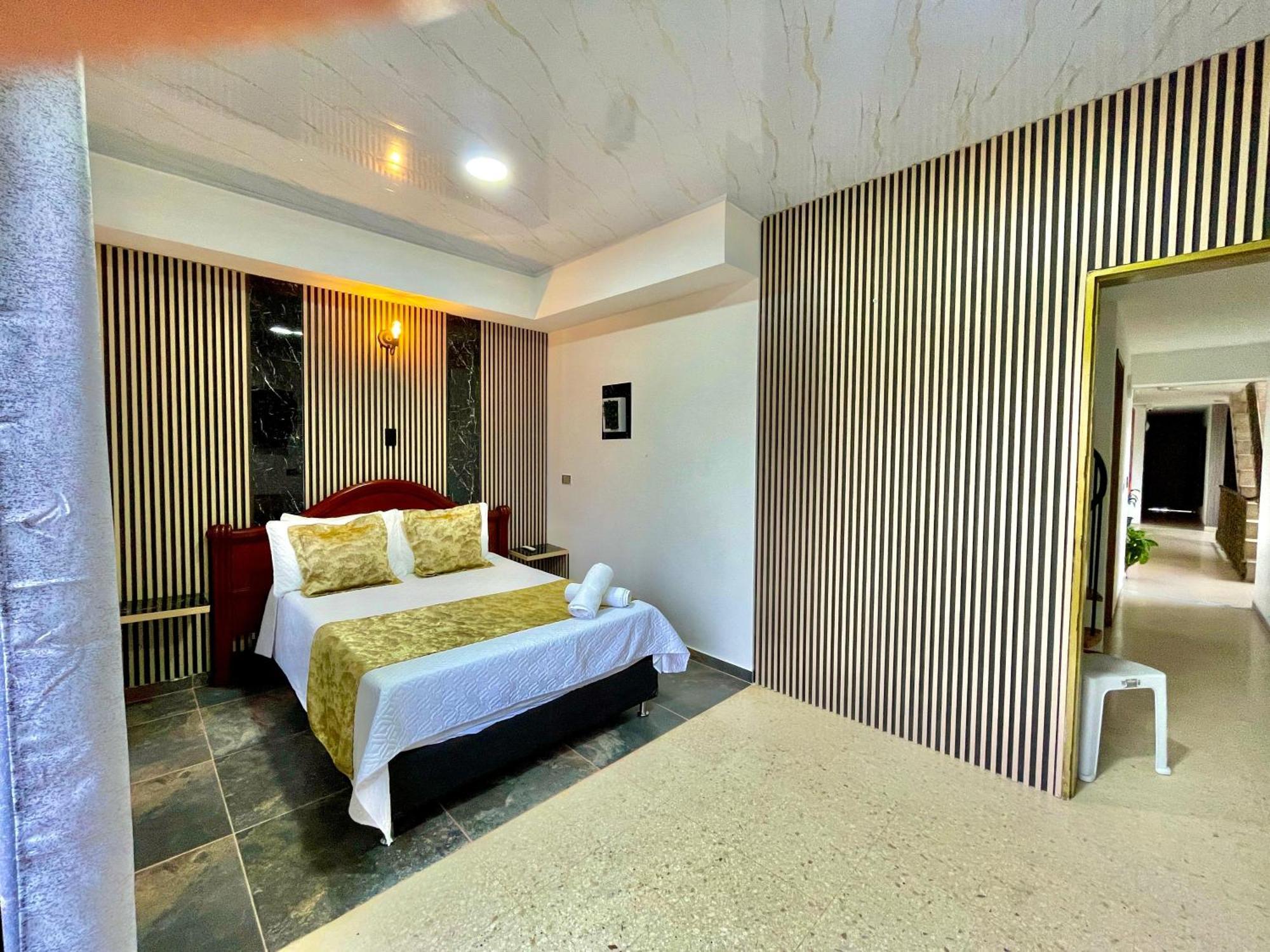 Hotel Torre Primavera メデジン エクステリア 写真